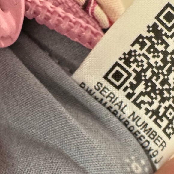 👜 Vera Bradley Mini Sling Backpack – Felicity Paisley Pink – NWOT - Picture 4 of 11